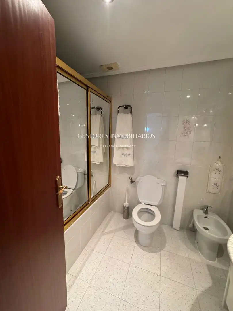 Badezimmer von Einfamilien-Reihenhaus zum Verkauf in Cocentaina mit Klimaanlage, Heizung und Terrasse