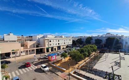 Exterior view of Flat for sale in Carmona  with Balcony