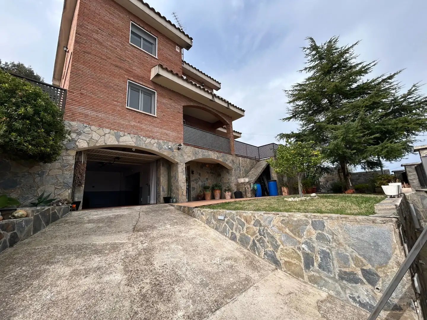 Vista exterior de Casa o chalet en venta en Esparreguera con Aire acondicionado, Calefacción y Jardín privado