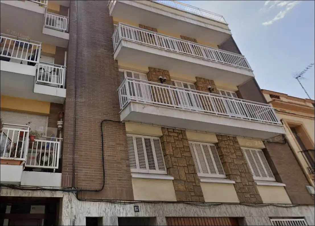 Vista exterior de Edificio en venta en Sant Boi de Llobregat