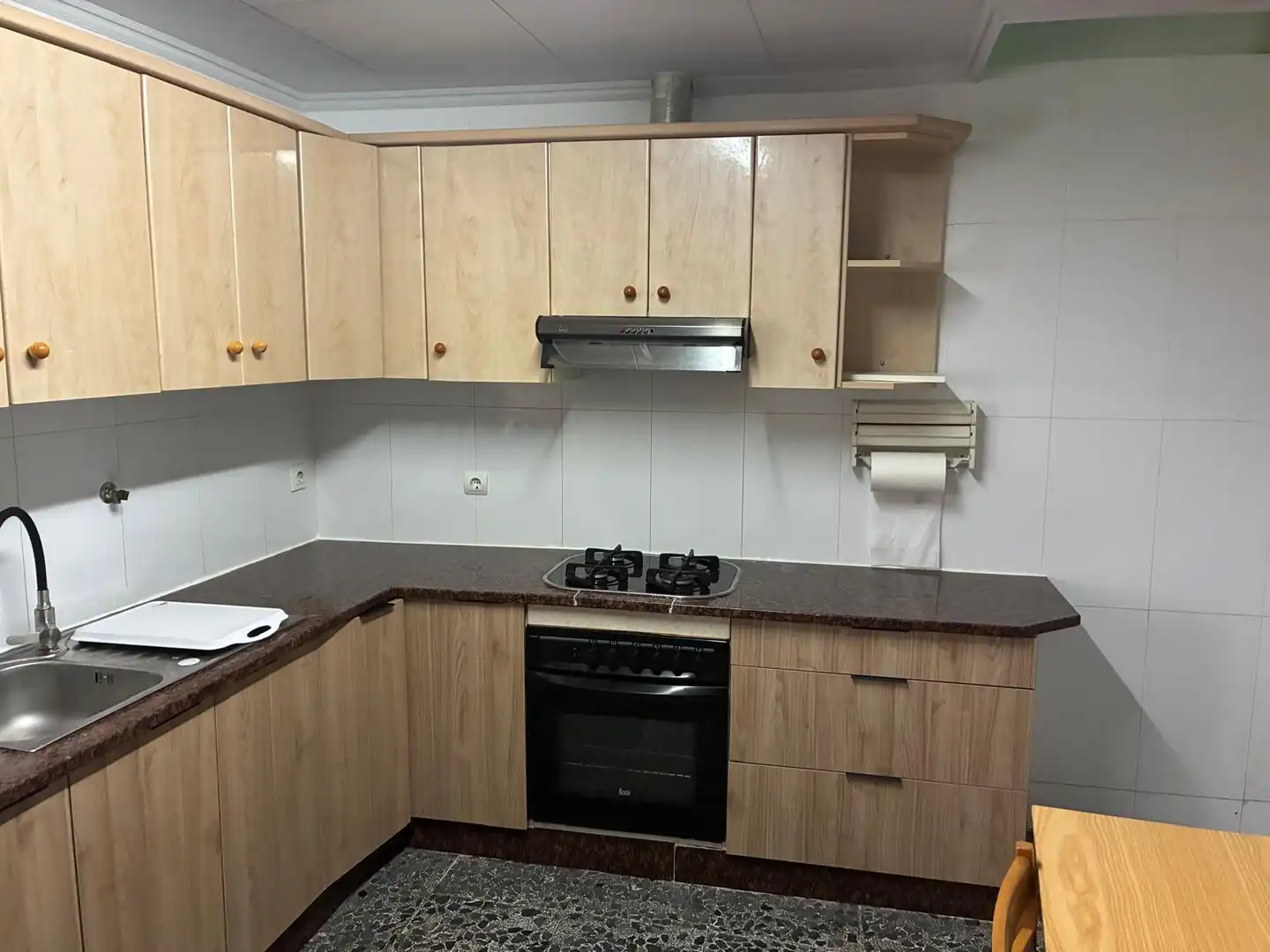 Cocina de Piso en venta en Mataró con Terraza, Trastero y Amueblado