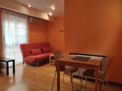 Living room of Flat to rent in  Zaragoza Capital  with Heating, Parquet flooring and Furnished