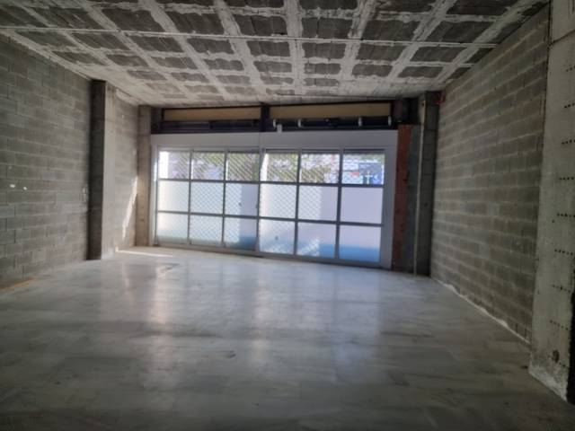 Local comercial en Alquiler en Carrer del Beat Oriol en Mas Rampinyo - Montcada Nova - Carrerada