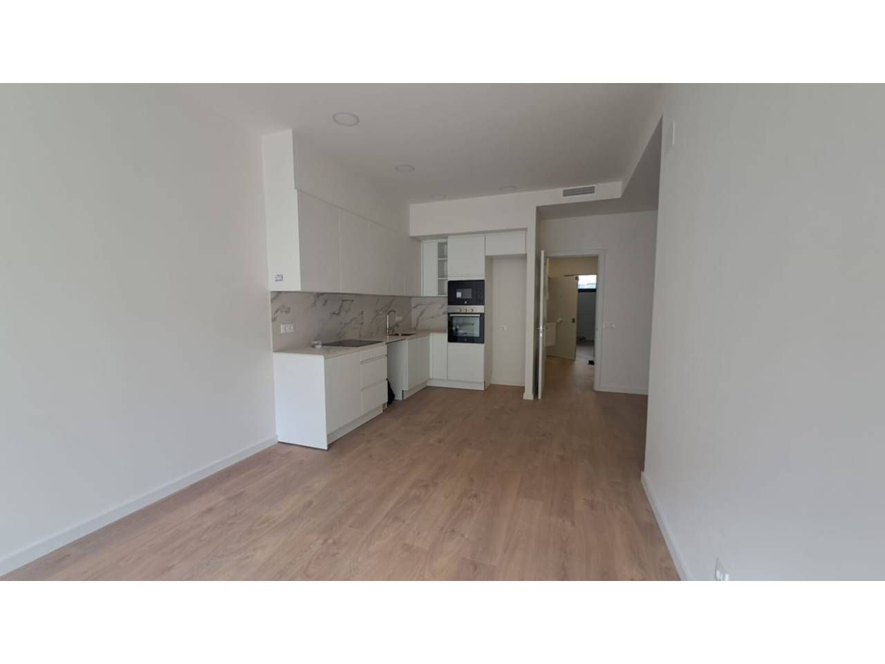 Vista exterior de Pis en venda en Cornellà de Llobregat