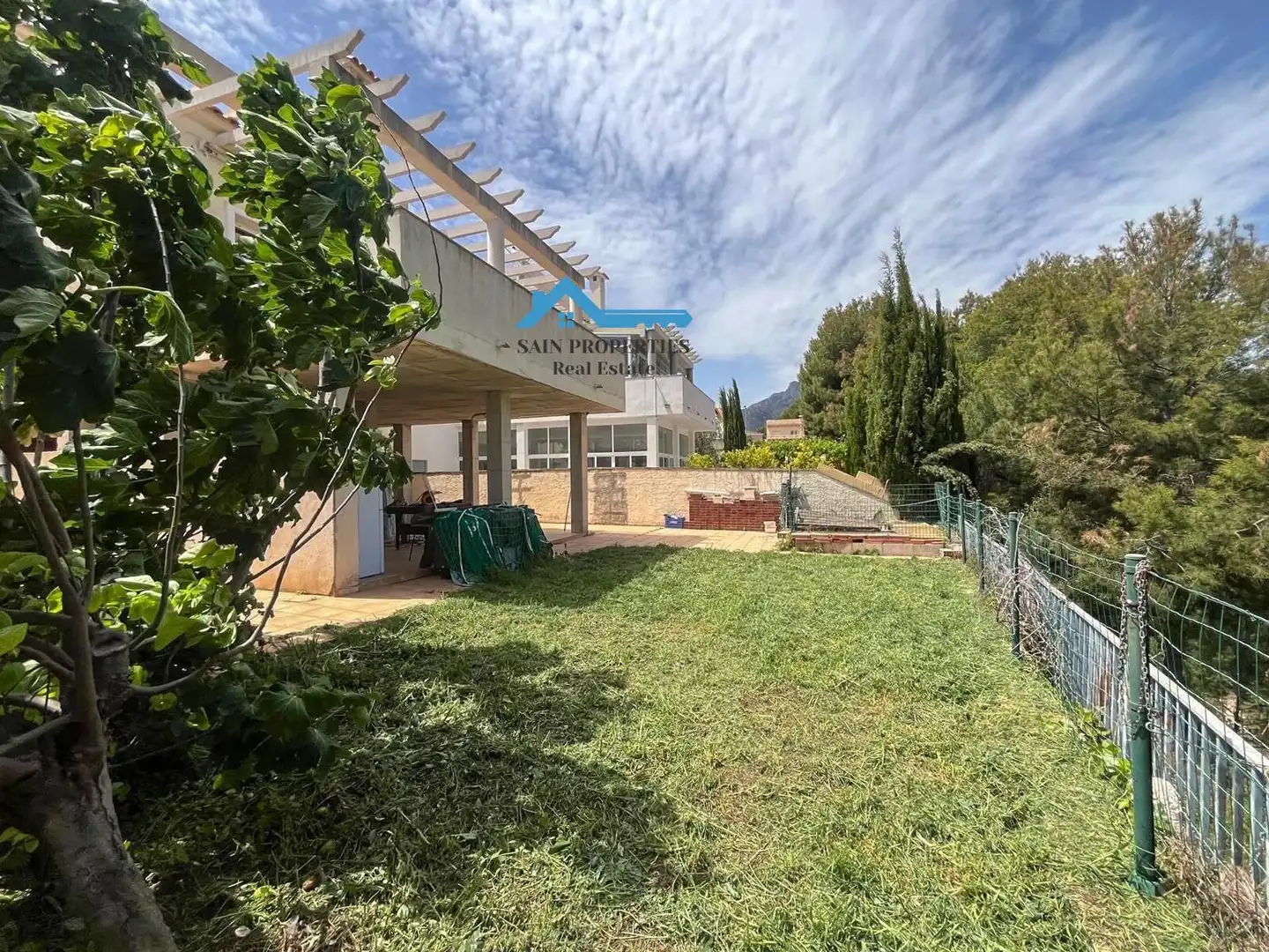 Garden of Detached homes for sale in L'Alfàs del Pi  with Air Conditioner, Private garden and Storage room