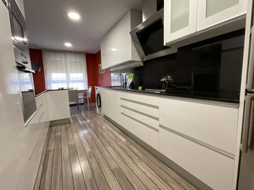 Pis amb balcó en venda a Avenida Calahorra