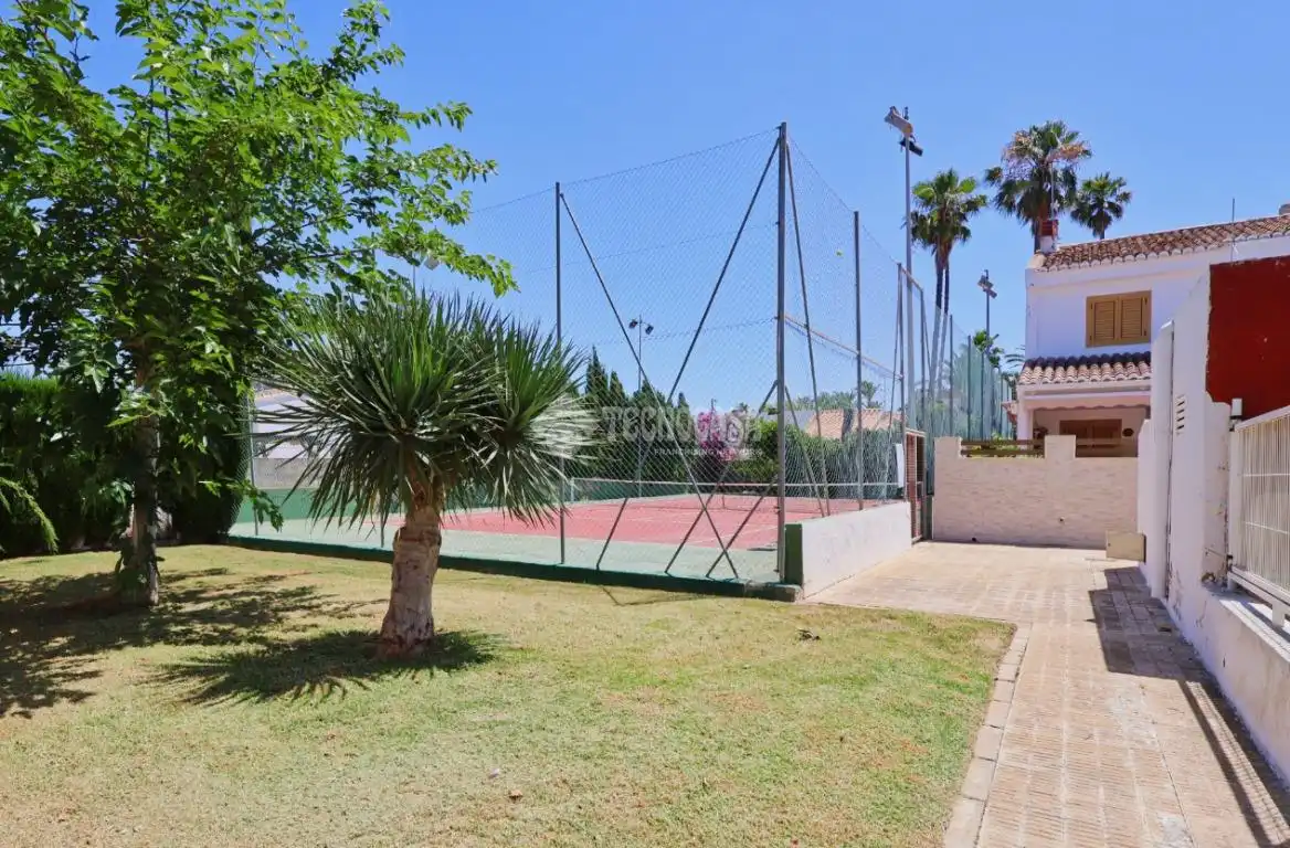 Jardín de Casa adosada en venta en Sagunto / Sagunt con Aire acondicionado, Calefacción y Terraza