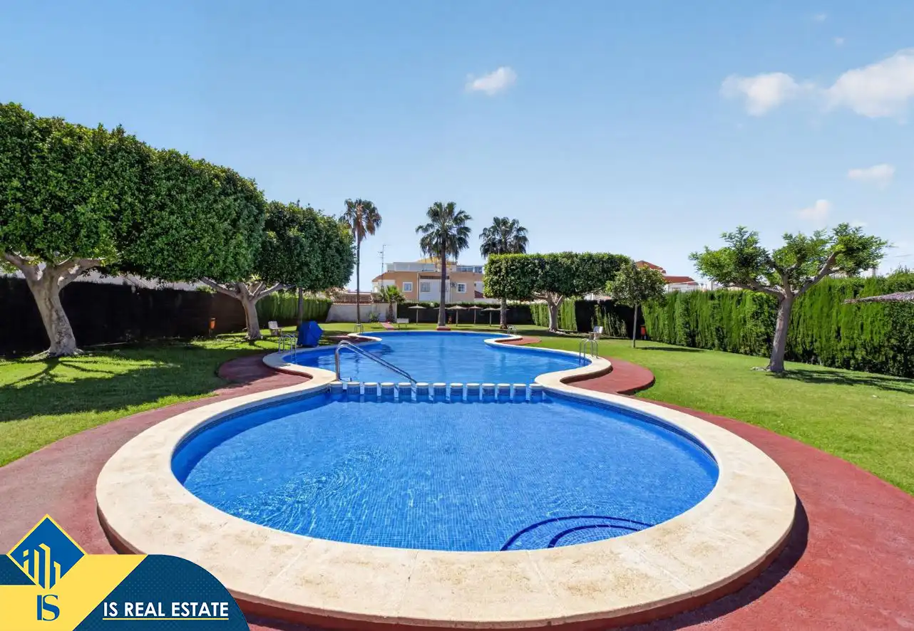 Apartament amb piscina en venda a Zona Carrefour - Urbanizaciones, imagen 2