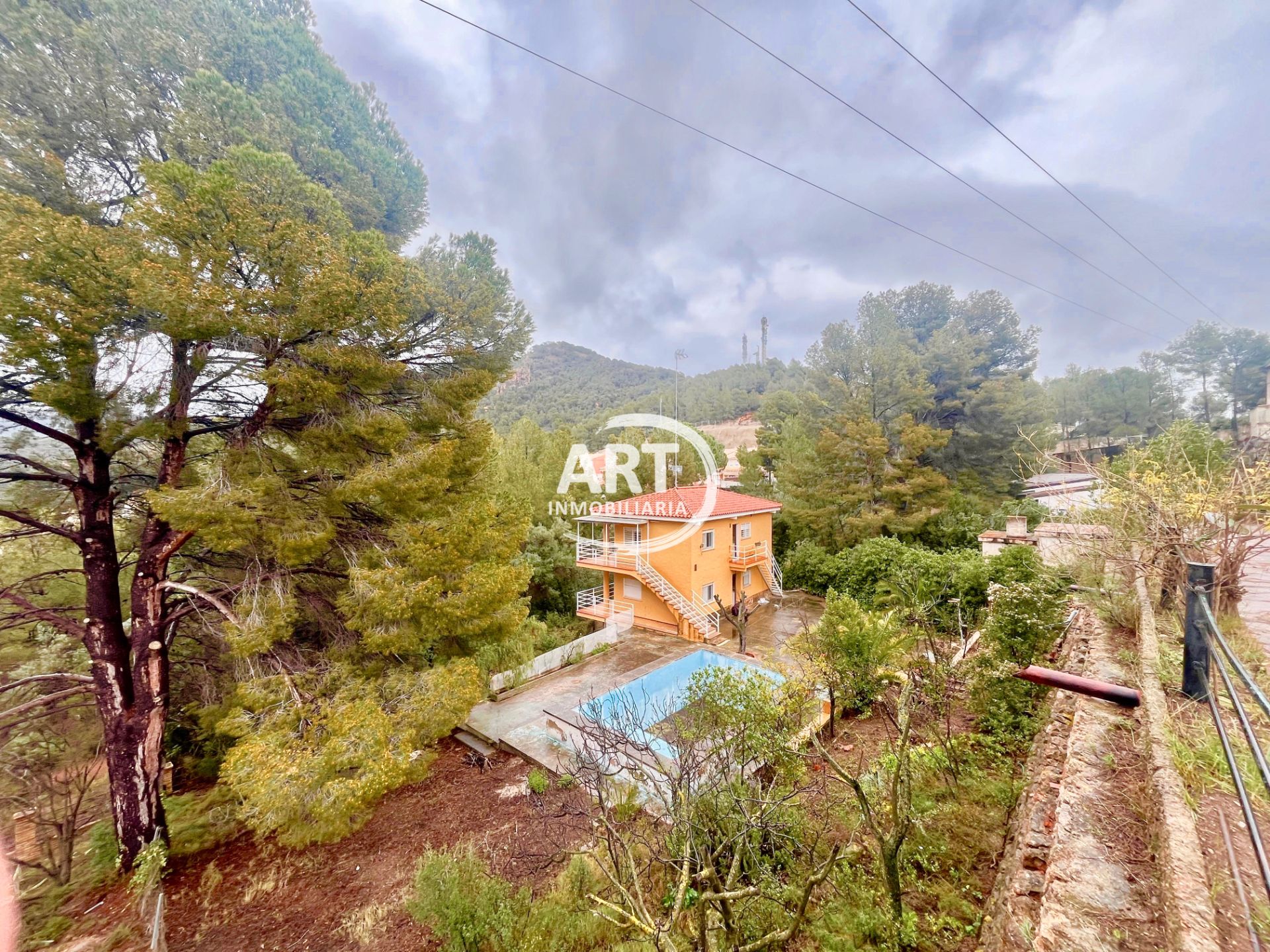 Vista exterior de Casa o xalet en venda en Náquera amb Jardí privat, Terrassa i Piscina