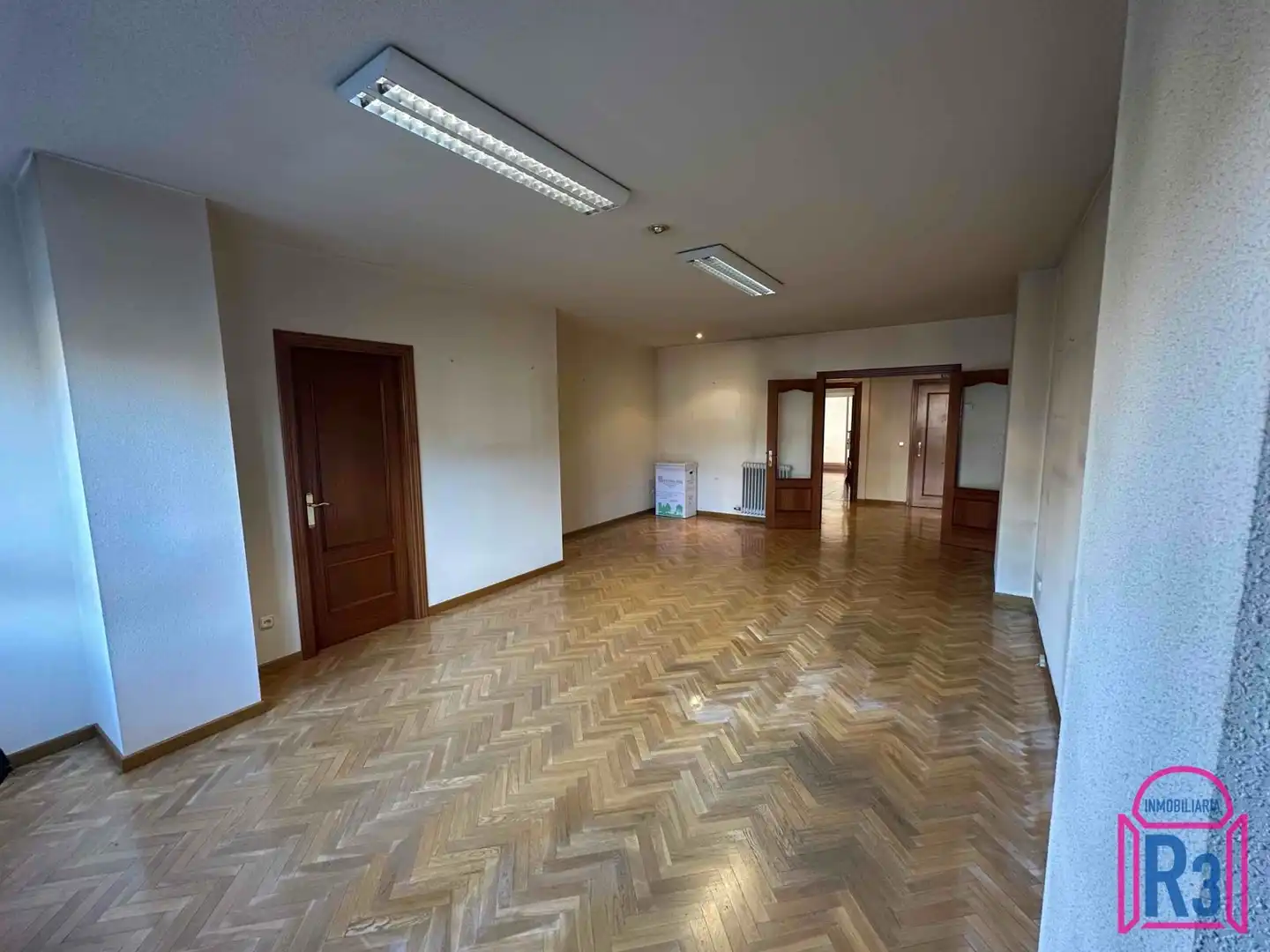 Piso en venta en León Capital  con Calefacción, Terraza y Trastero