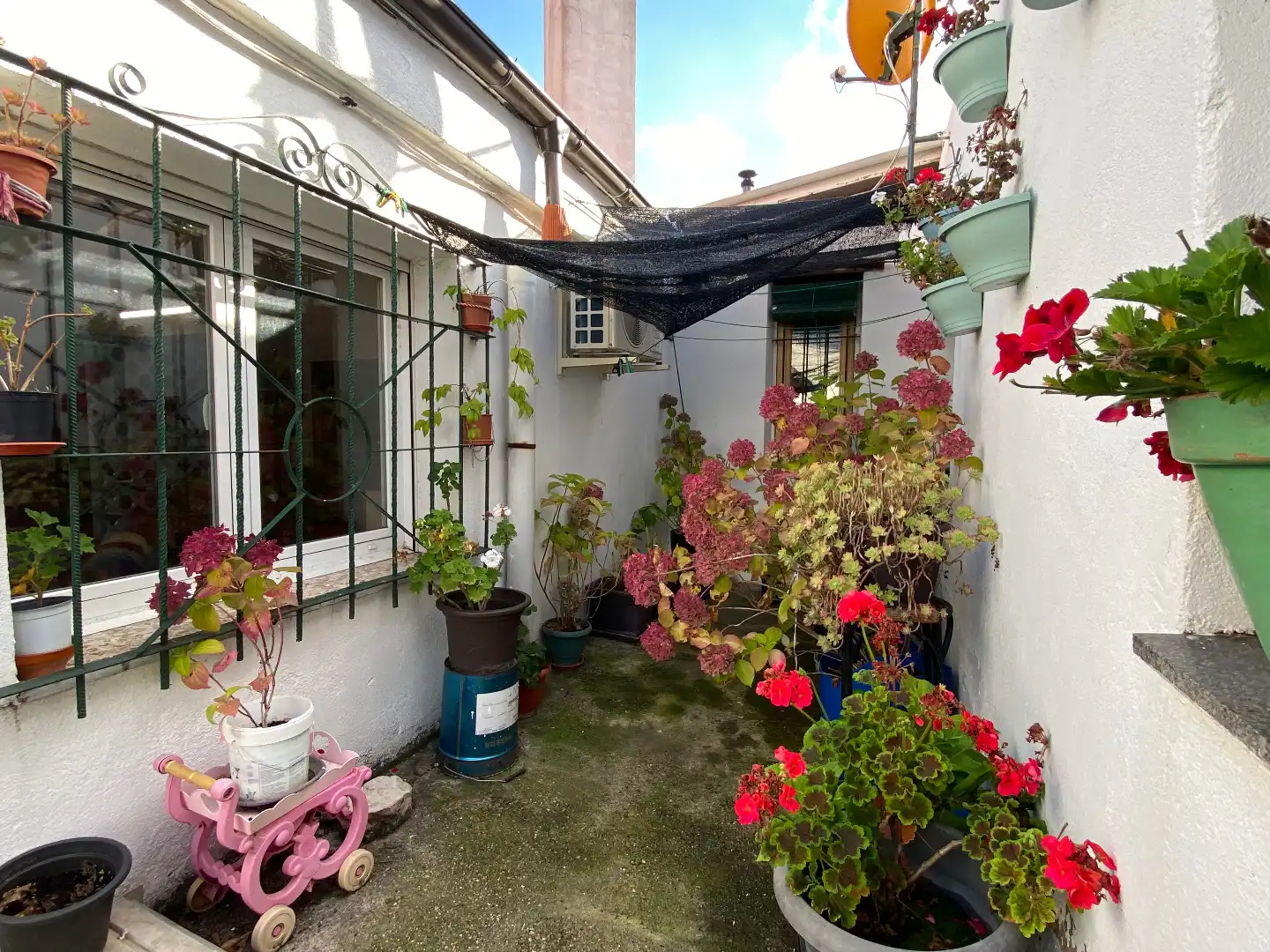 Jardí de Casa o xalet en venda en Burgos amb Parquet, Traster i Moblat