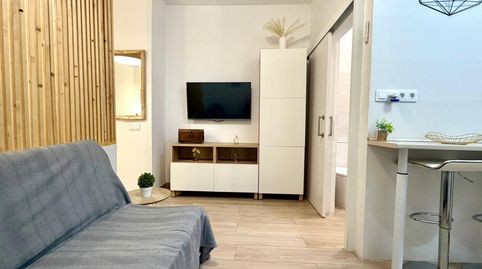 Foto 2 de Estudio de alquiler en Calle Calle León y Castillo, Santa Catalina - Canteras, Las Palmas de Gran Canaria