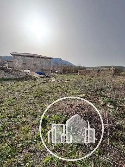 Houses for sale in Junta de Traslaloma