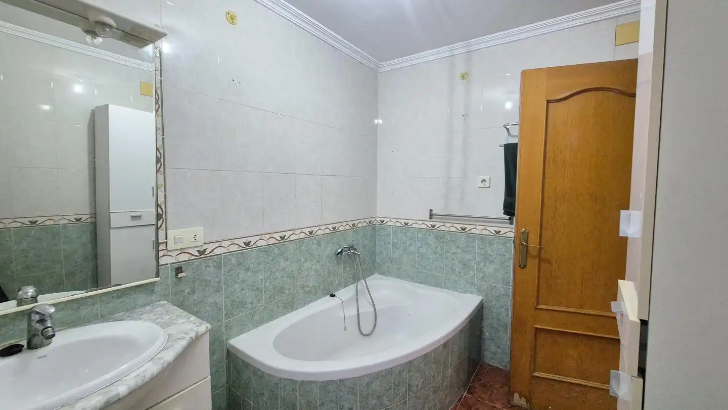 Bathroom of Houses for sale in Aspe  with Alarm