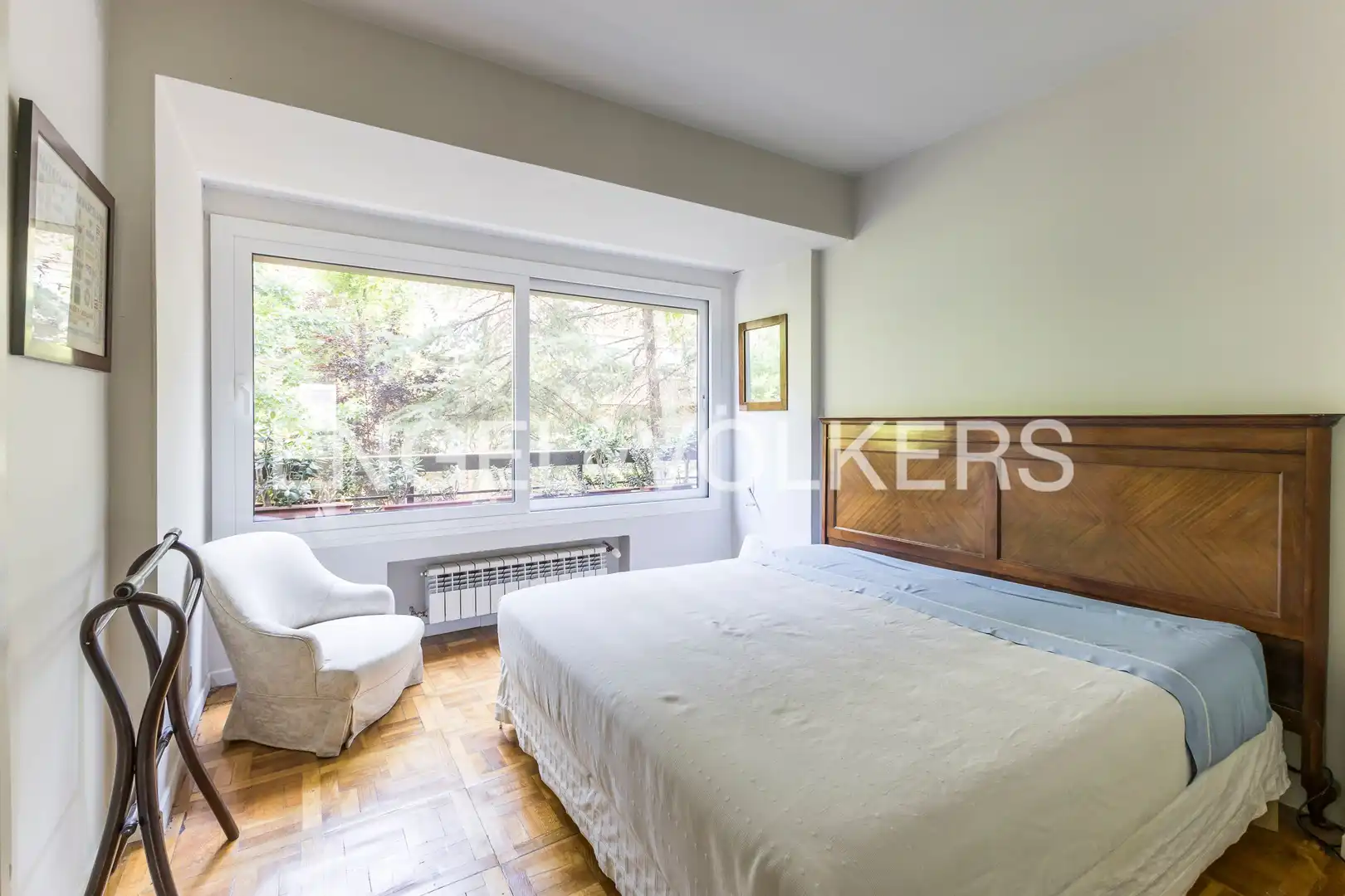 Bedroom of Flat for sale in Madrid  with Heating, Private garden and Parquet flooring