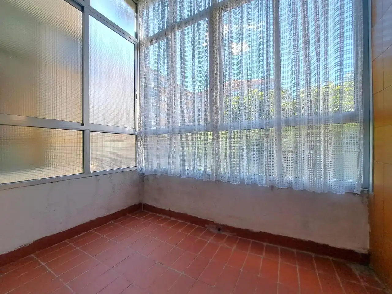 Terrassa de Pis en venda en Ourense Capital  amb Parquet, Traster i Moblat