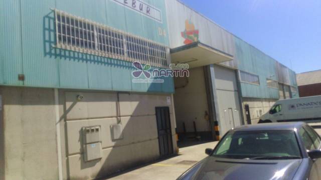 Nave industrial en Alquiler en Calle López Bravo en Villalonquéjar
