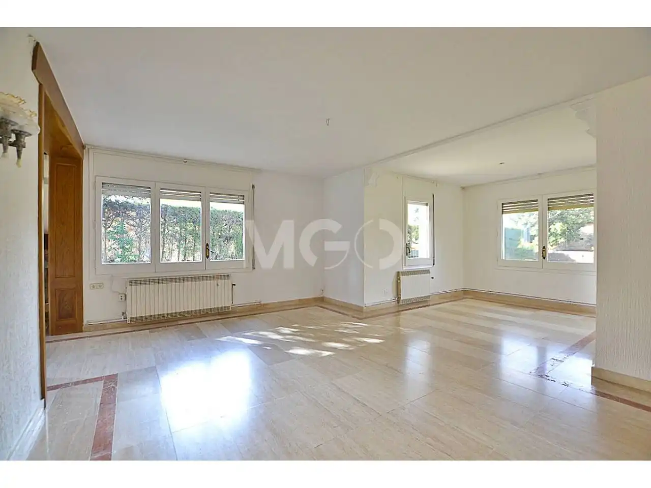 Wohnzimmer von Haus oder Chalet zur Miete in Seva mit Heizung, Privatgarten und Terrasse