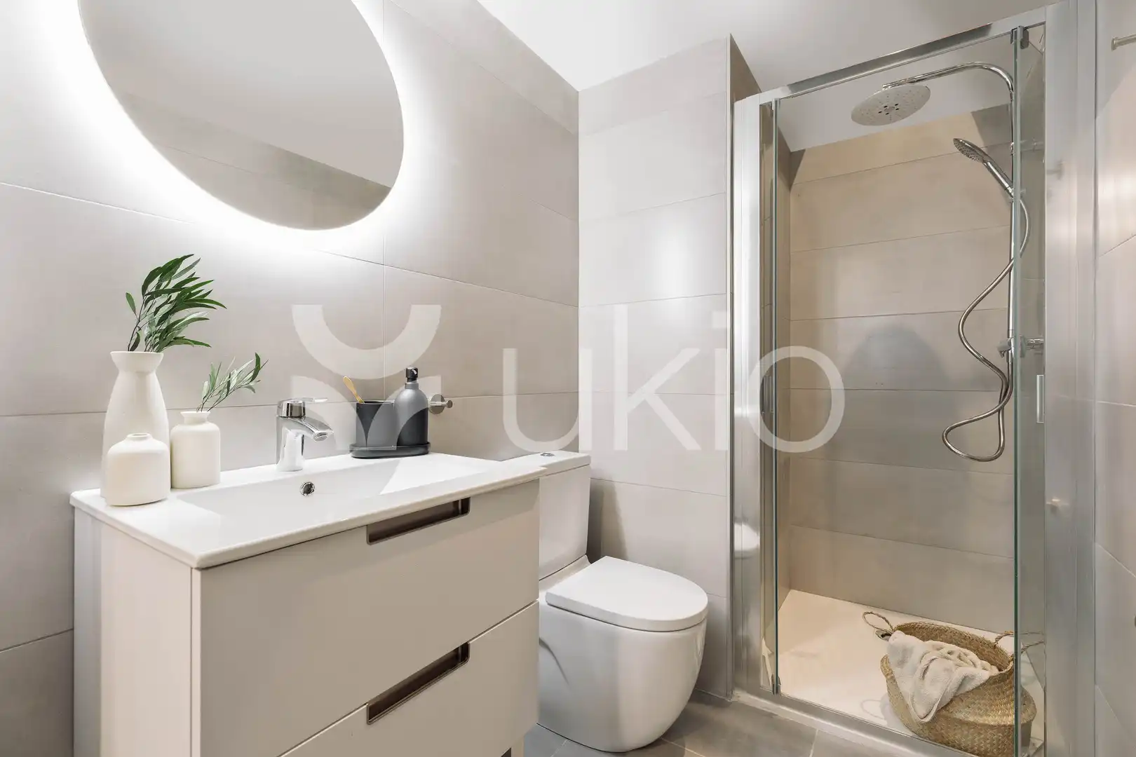 Badezimmer von Dachboden zur Miete in Barcelona mit Klimaanlage, Heizung und Terrasse
