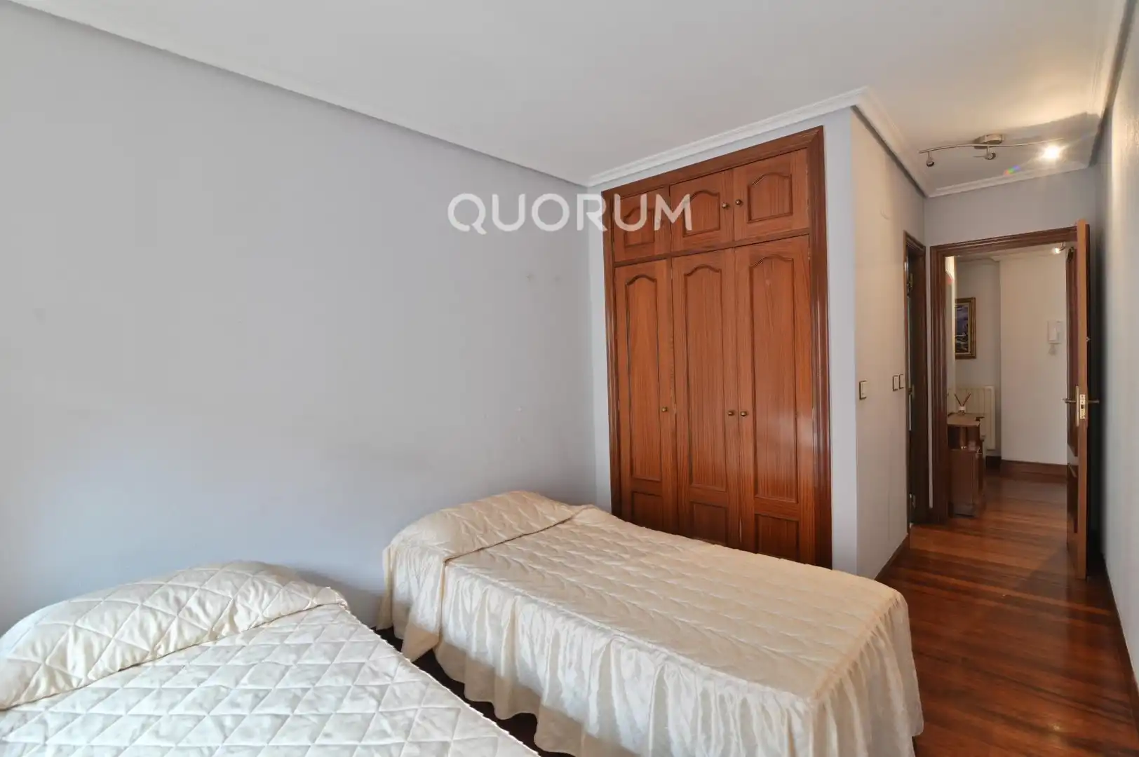 Habitación de Piso en venta en Bilbao  con Calefacción, Terraza y Trastero