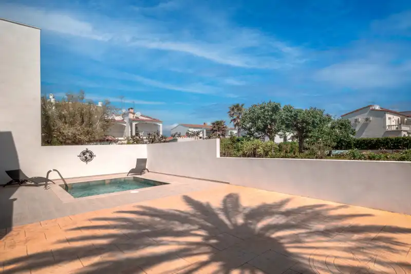 Terrace of Attic for sale in Empuriabrava  with Air Conditioner, Heating and Private garden