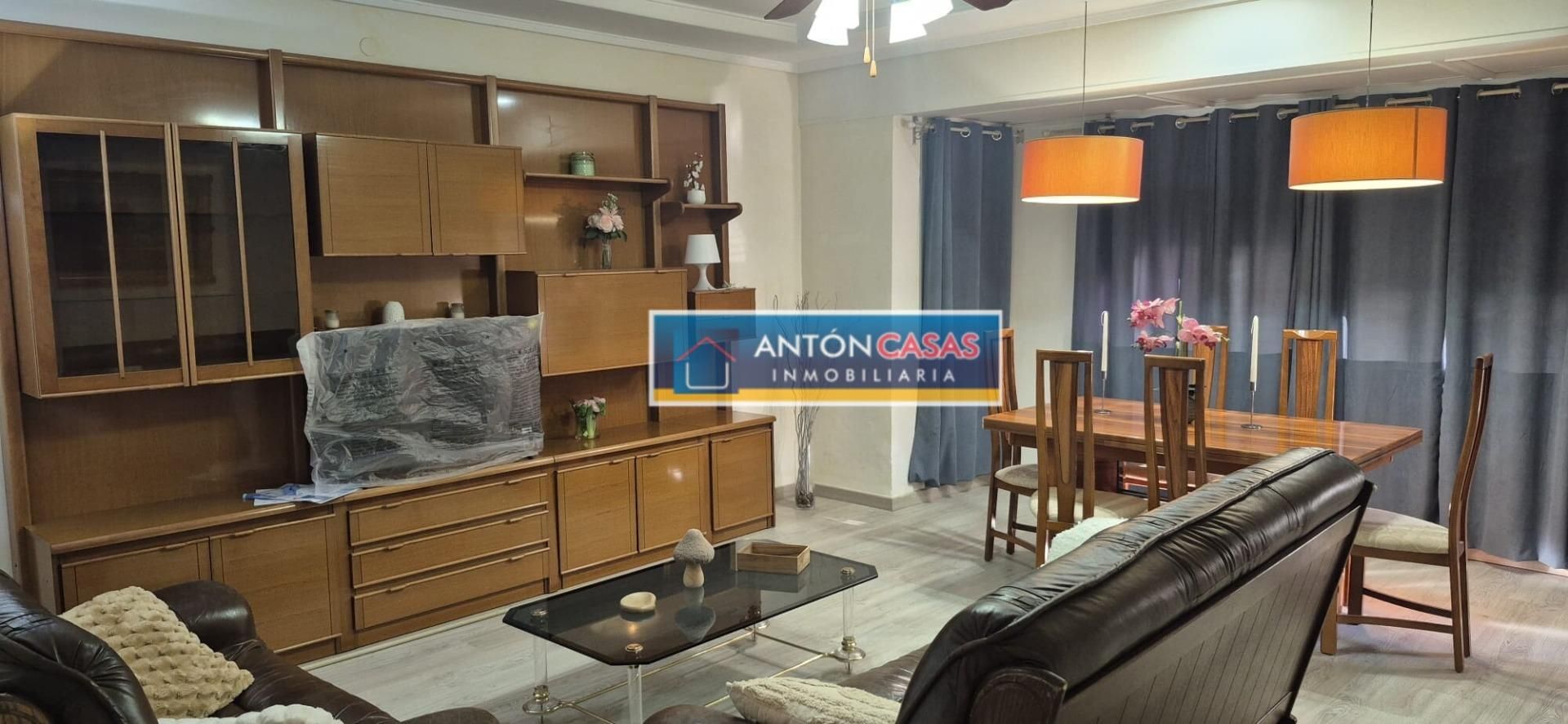 Sala de estar de Piso de alquiler en Novelda con Balcón