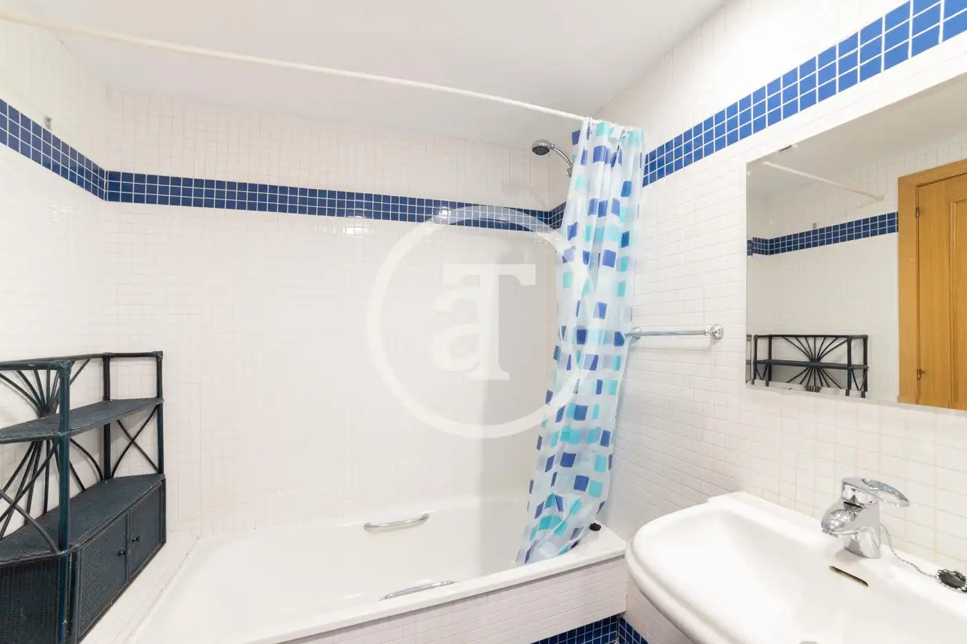 Attic for rent in Calle Fuente Cisneros, Parque Oeste - Fuente Cisneros