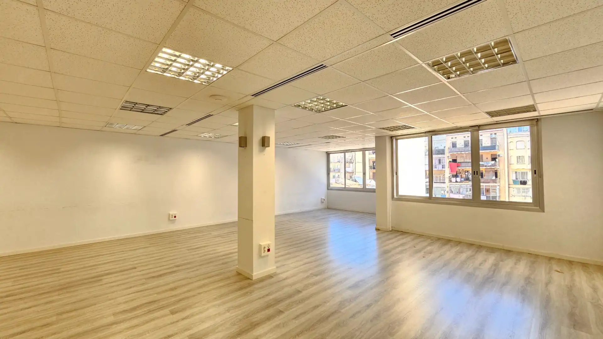 Büro zur Miete in Barcelona mit Klimaanlage, Heizung und Internet