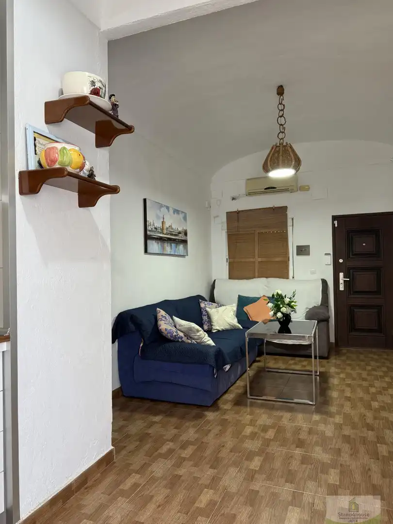 Sala d'estar de Casa adosada en venda en Bollullos Par del Condado amb Aire condicionat, Calefacció i Traster