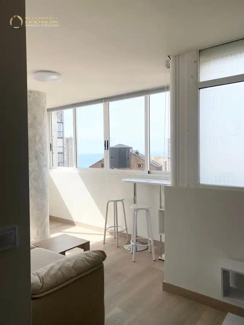 Appartamento con piscina in vendita a CALLE DE VIENA, 1, imagen 12