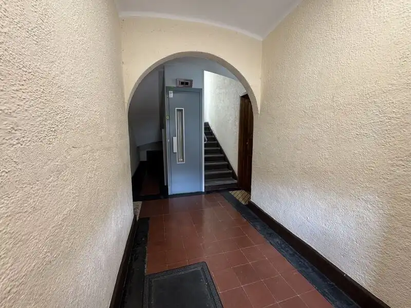Piso con ascensor en venta en Legazpi, imagen 3