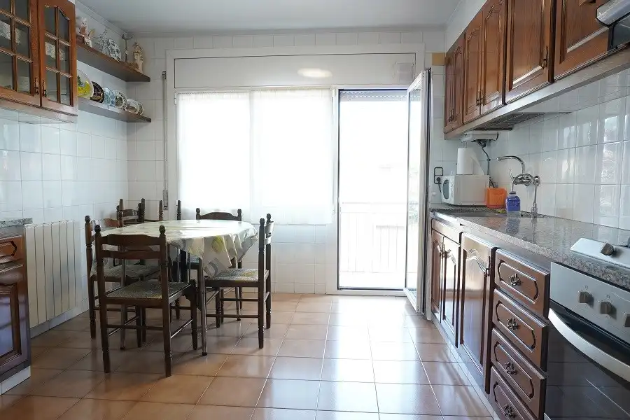 Cuina de Casa o xalet en venda en Sant Joan Les Fonts amb Aire condicionat, Calefacció i Terrassa