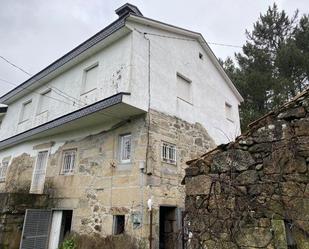 Vista exterior de Casa o xalet en venda en Arbo amb Terrassa