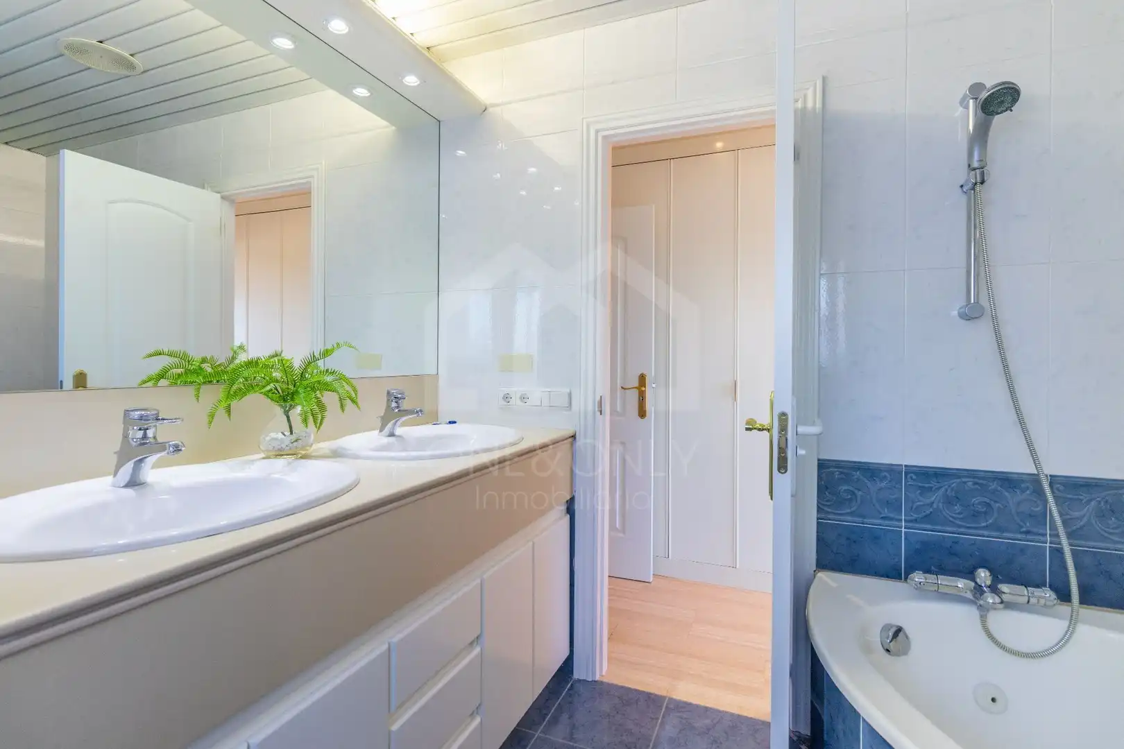 Baño de Casa o chalet de alquiler en Mont-roig del Camp con Aire acondicionado, Calefacción y Jardín privado