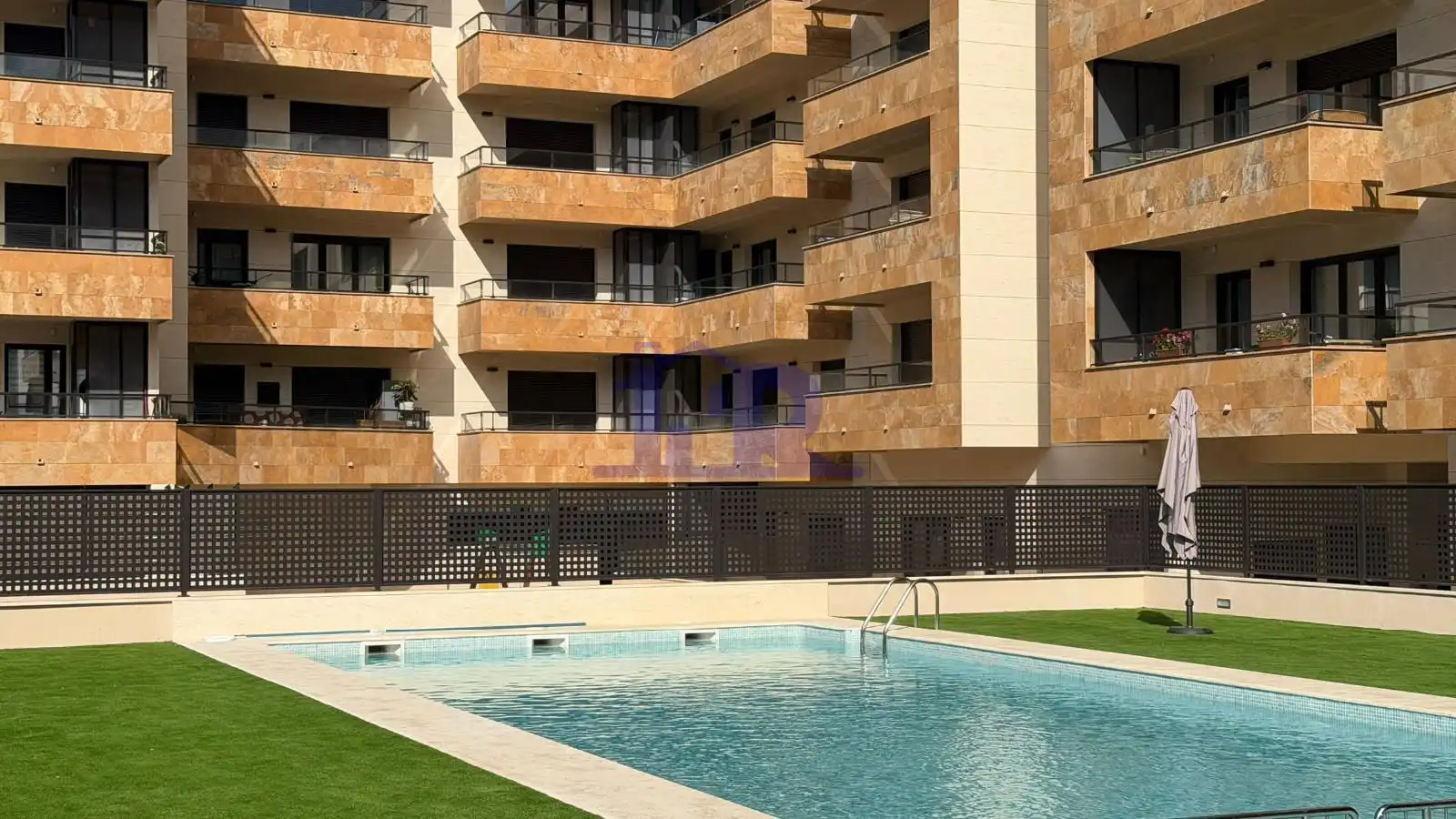 Schwimmbecken von Wohnung zur Miete in Cuenca mit Heizung, Abstellraum und Schwimmbad