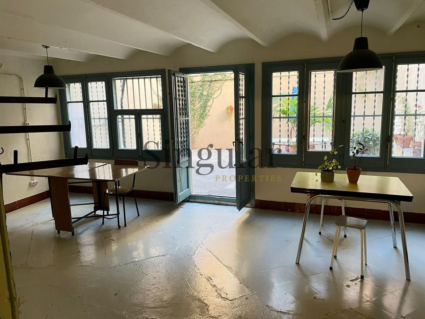 Exterior view of Building for sale in  Barcelona Capital