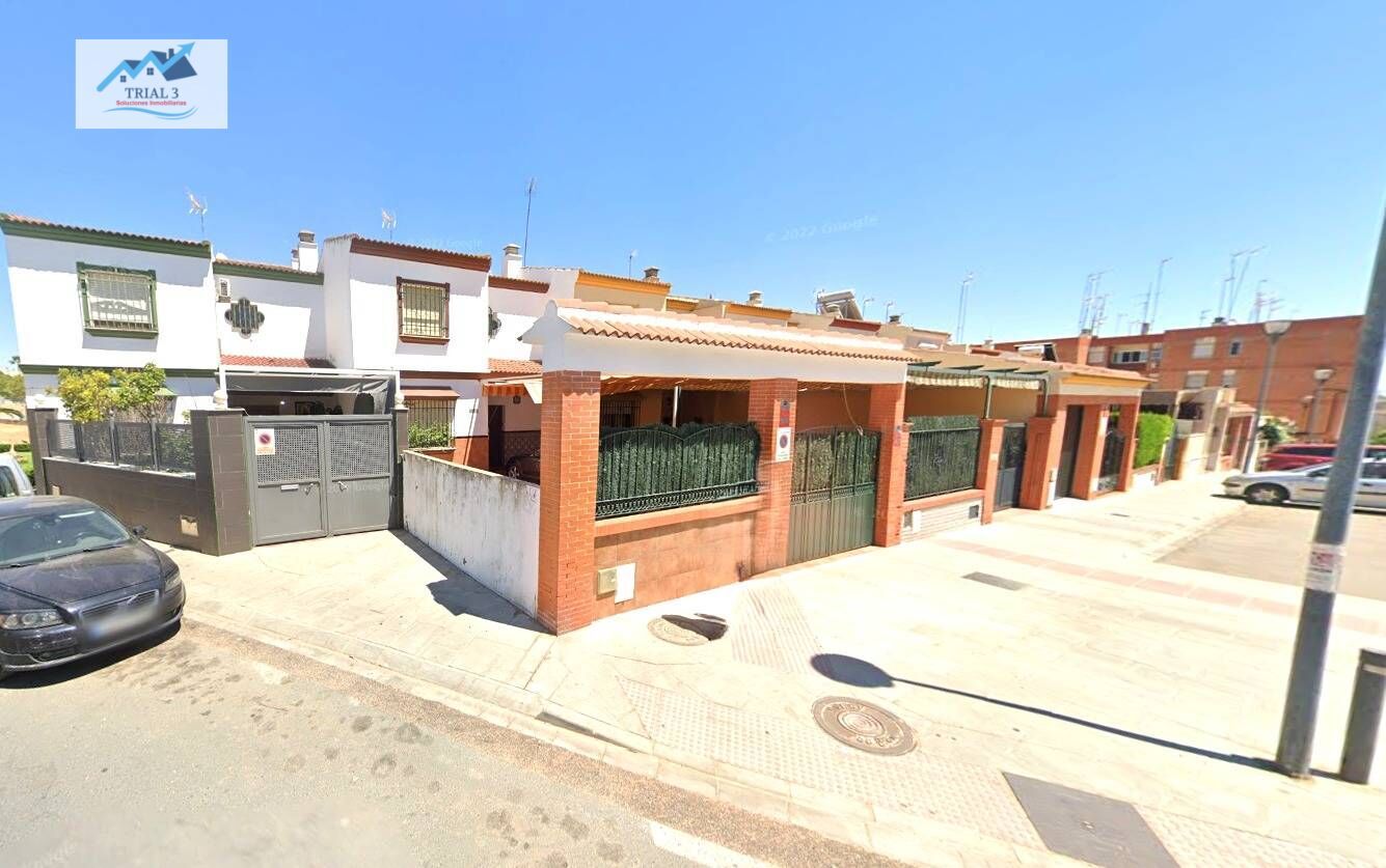 Exterior view of House or chalet for sale in Alcalá de Guadaira  with Terrace