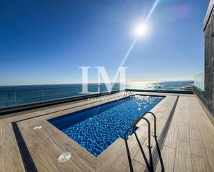 Swimming pool of Apartment to rent in Badalona  with Air Conditioner, Heating and Community pool