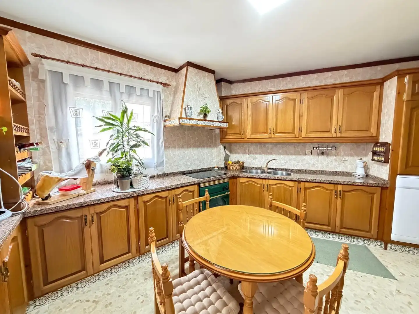 Cocina de Piso en venta en Antequera con Calefacción y Terraza