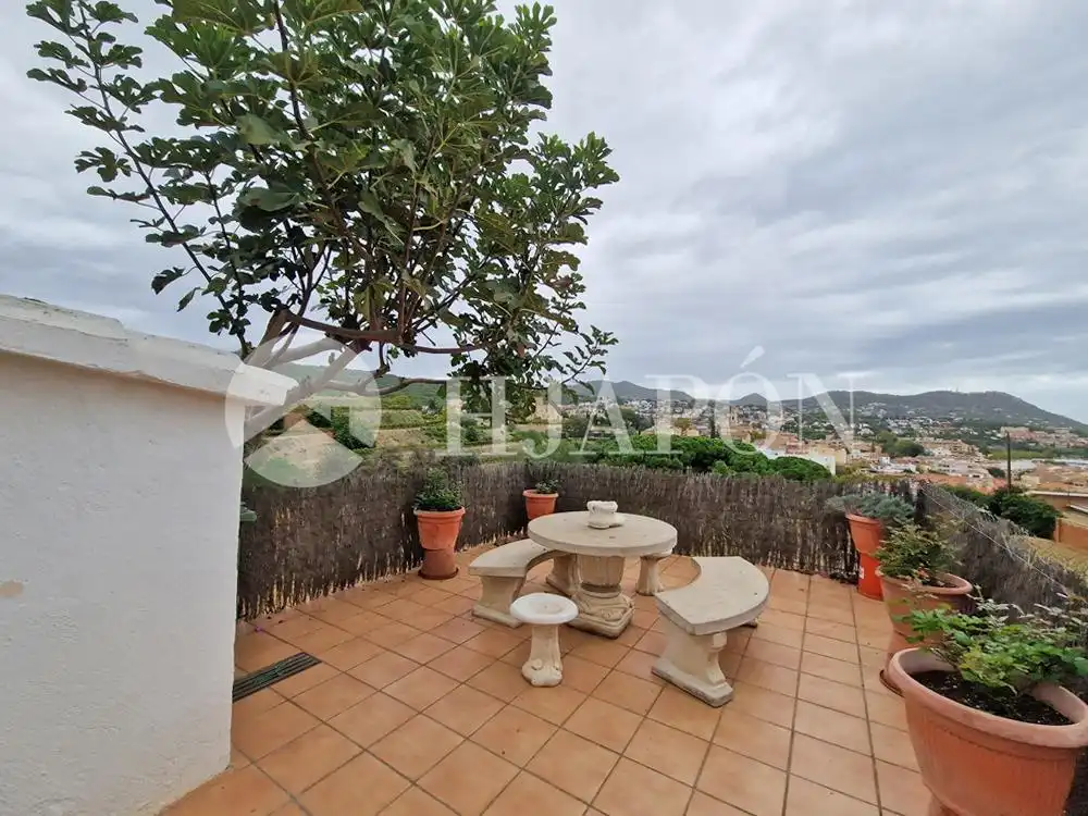 Terrassa de Finca rústica en venda en Vilassar de Dalt amb Aire condicionat, Calefacció i Jardí privat