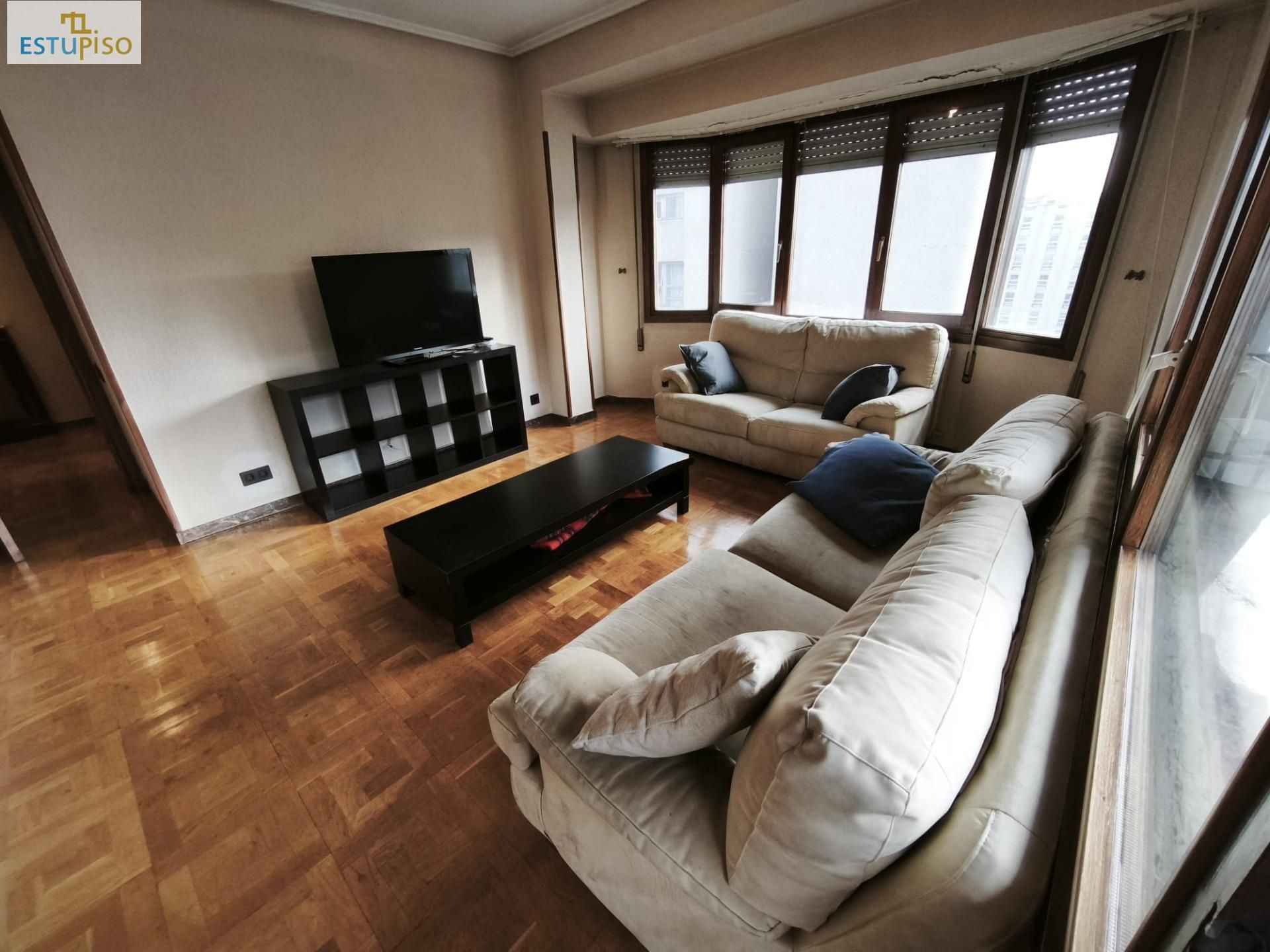 Living room of Flat for sale in Vitoria - Gasteiz  with Parquet flooring, Terrace and Storage room