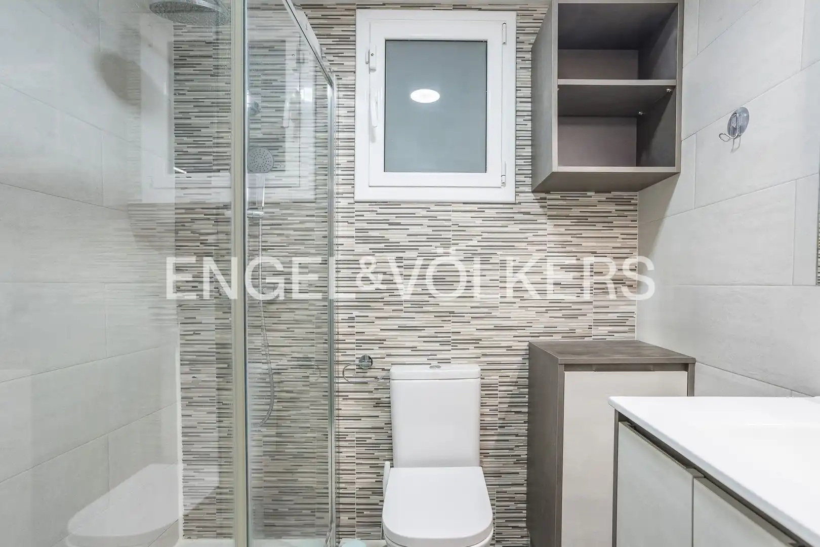 Baño de Piso en venta en Barcelona con Aire acondicionado, Calefacción y Balcón