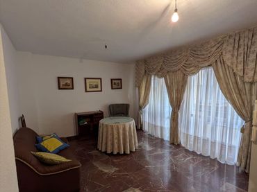 Piso con balcón en venta en San Ildefonso - Catedral