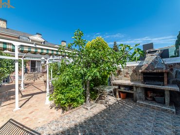 Villa avec balcon à vendre à Calle Francisco Quevedo Villegas 49