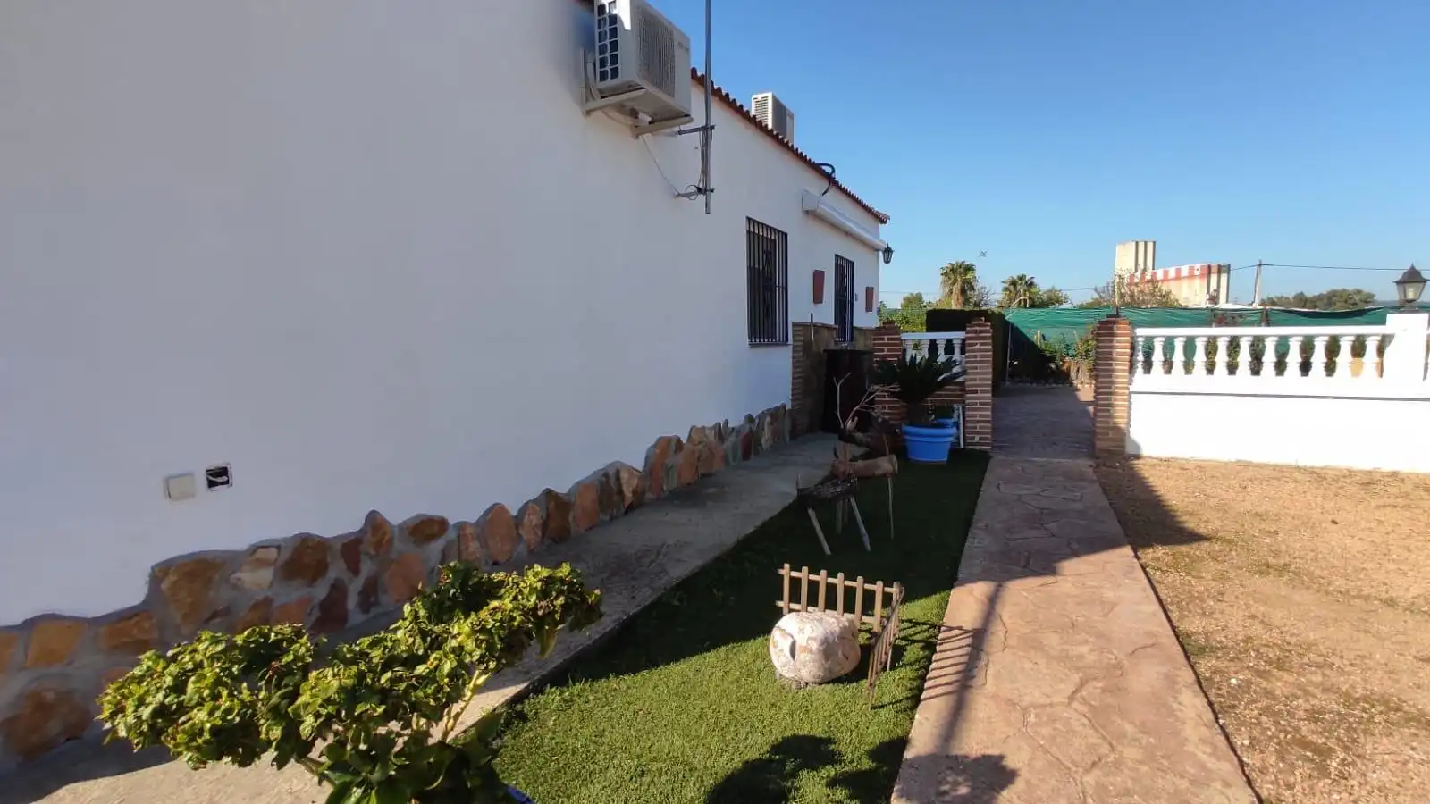 Jardí de Finca rústica en venda en El Carpio amb Traster, Piscina i Moblat