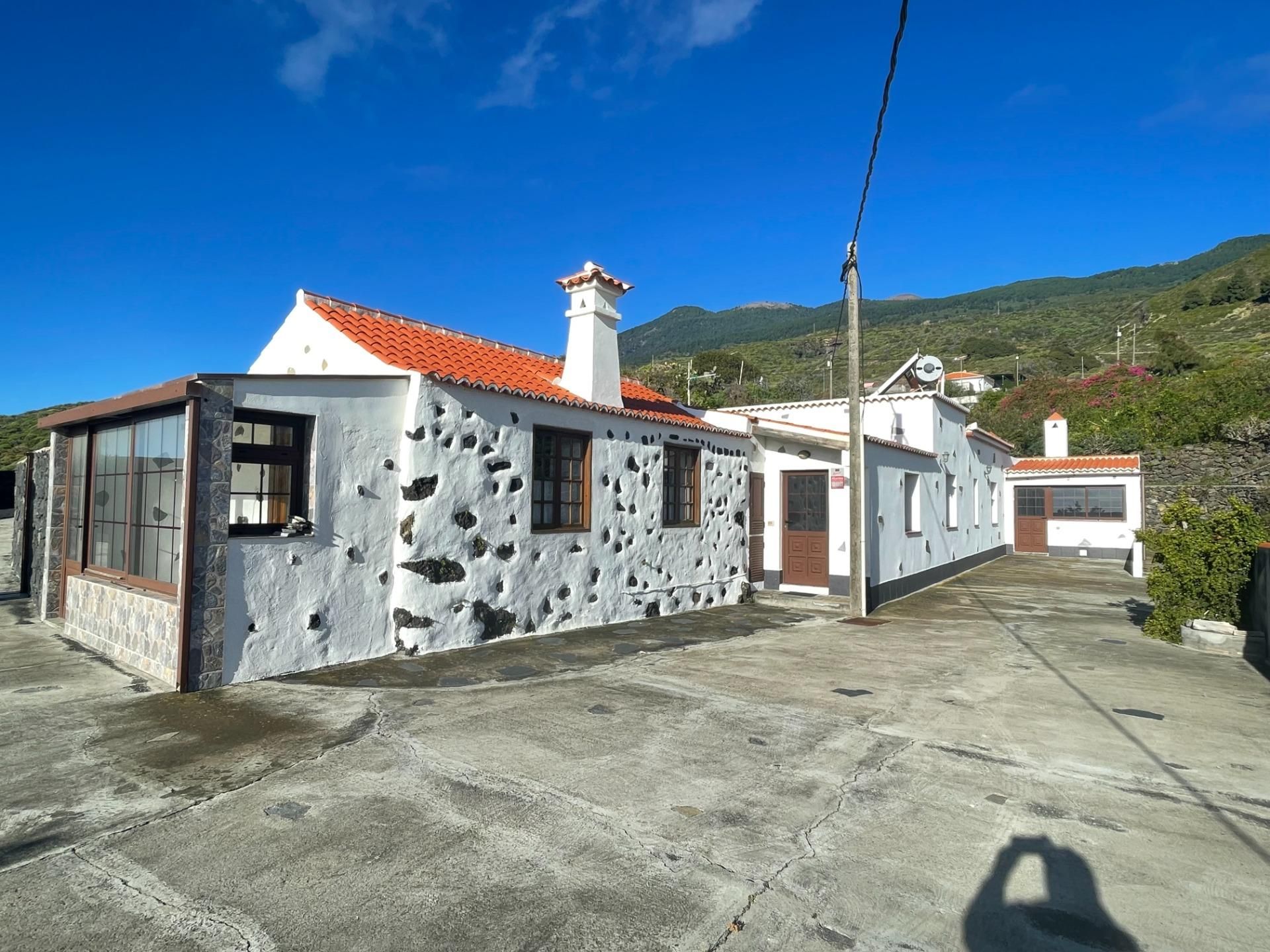 Exterior view of Country house for sale in Villa de Mazo  with Private garden and Terrace