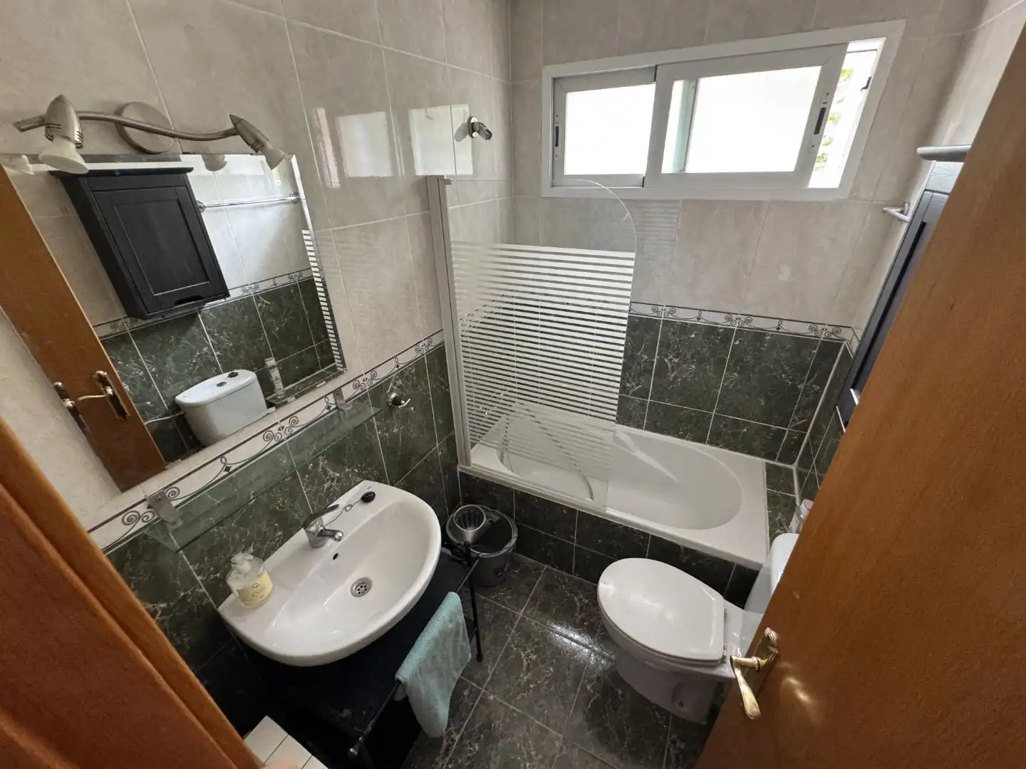 Bathroom of Houses for sale in Aranjuez  with Air Conditioner, Heating and Parquet flooring