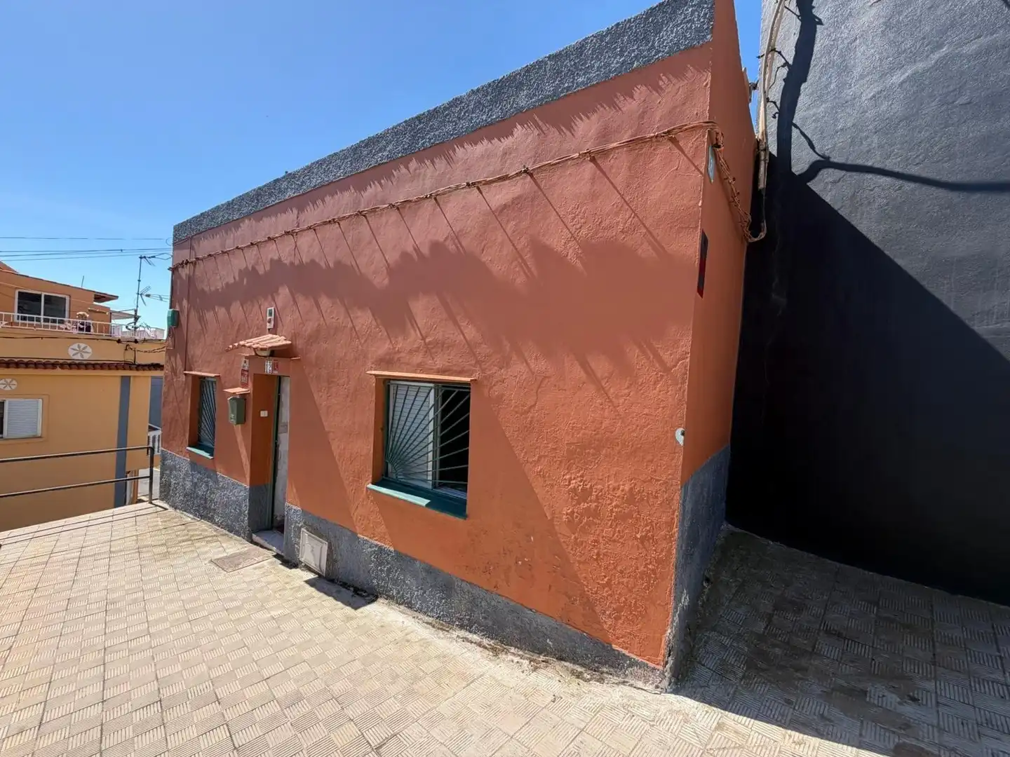 Vista exterior de Casa o xalet en venda en San Cristóbal de la Laguna amb Jardí privat, Terrassa i Alarma