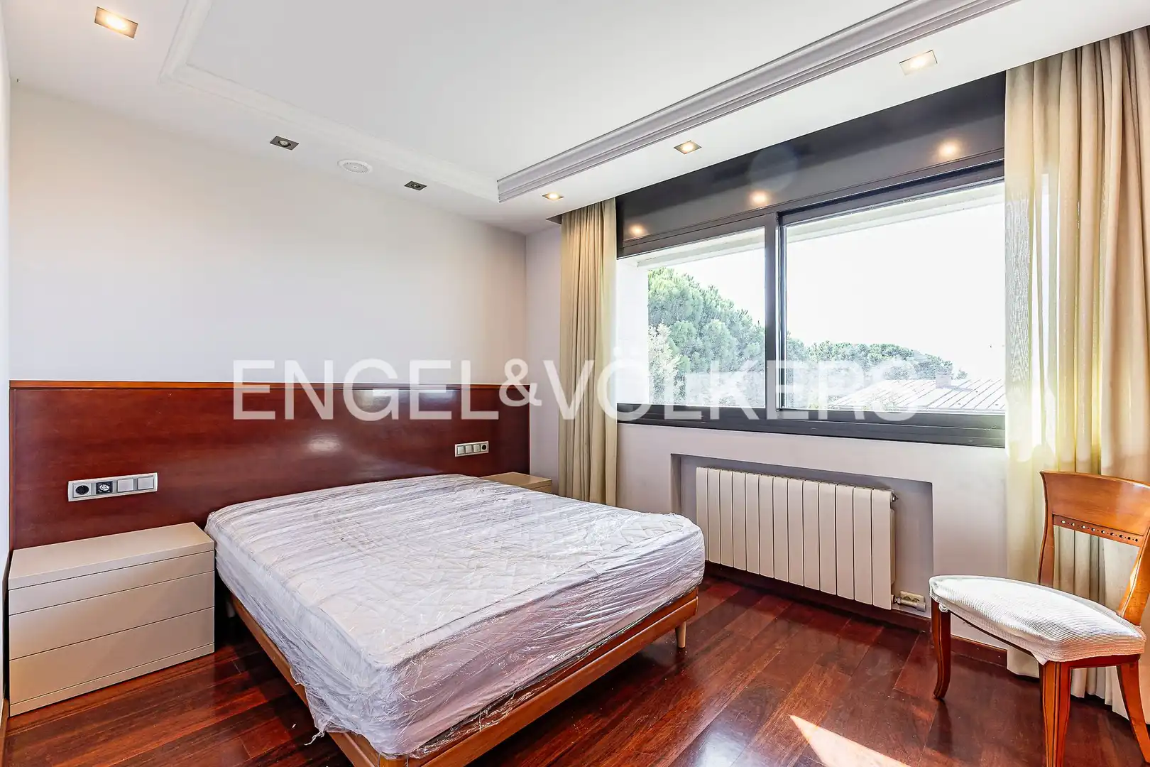 Bedroom of Houses for sale in Esplugues de Llobregat  with Air Conditioner, Heating and Private garden