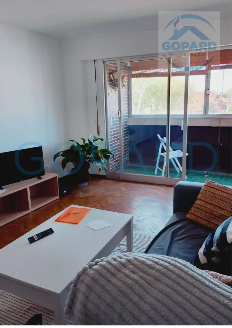 Sala de estar de Piso de alquiler en Villanueva de la Cañada con Calefacción, Parquet y Terraza